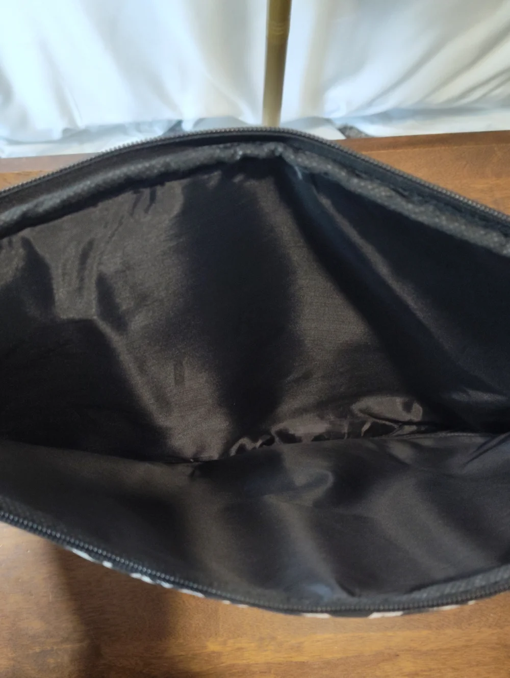 Black & White Damask Laptop Sleeve - Unbranded